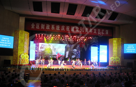 1R1G1B SMD 3 In 1 P7.62 Stage LED Screens Indoor Rental For Show